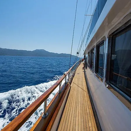 Vesta 1 Sevil Hotel en barco Marmaris